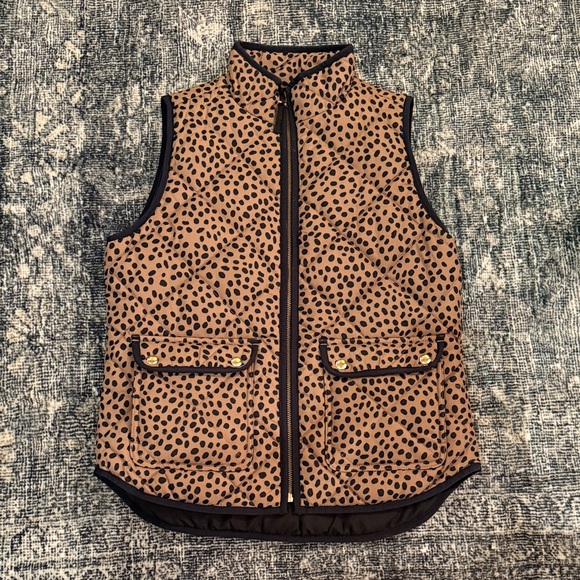 ⚡️Like-New⚡️J. Crew Black and Tan Leopard Quilted Vest - Picture 2 of 11